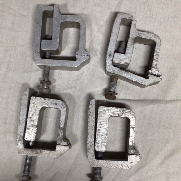 The Unbranded Brand Other - Set of 4 Heavy-Duty Silver Metal C-Clamp Style Brackets Truck Topper Clamps
